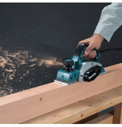 CEPILLO ELÉCTRICO MAKITA KP0800 620W